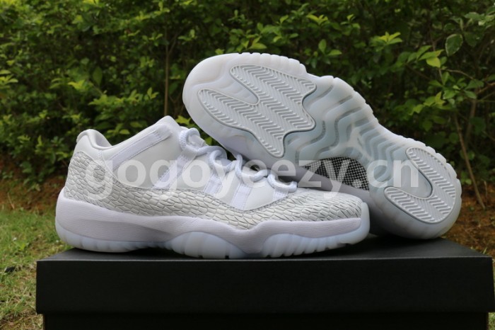 Authentic Air Jordan 11 Low GS PRM HC “Frost White”