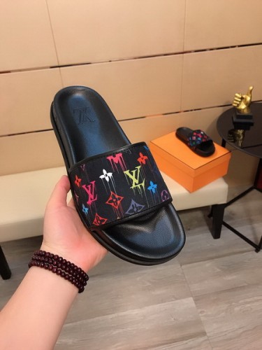 LV men slippers AAA-741