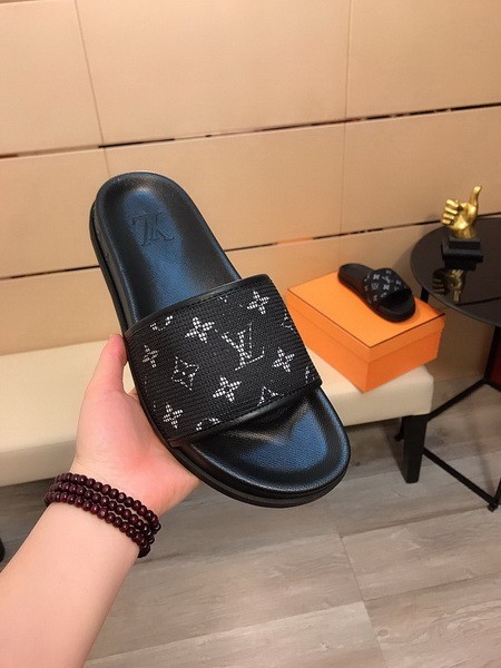 LV men slippers AAA-740