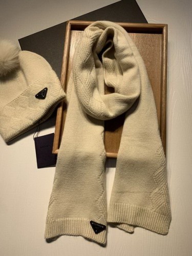 Prada Wool Cap Scarf AAA-081