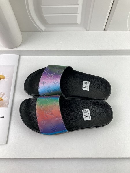 LV women slippers AAA-323