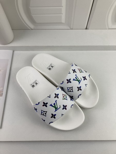 LV women slippers AAA-327
