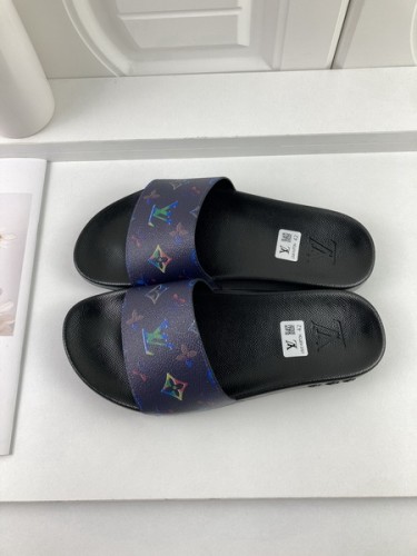 LV women slippers AAA-324