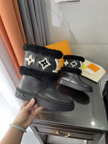 LV Women Shoes 1：1 Quality-714