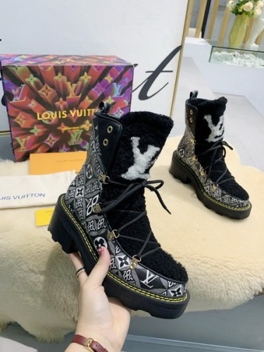 LV Women Shoes 1：1 Quality-707