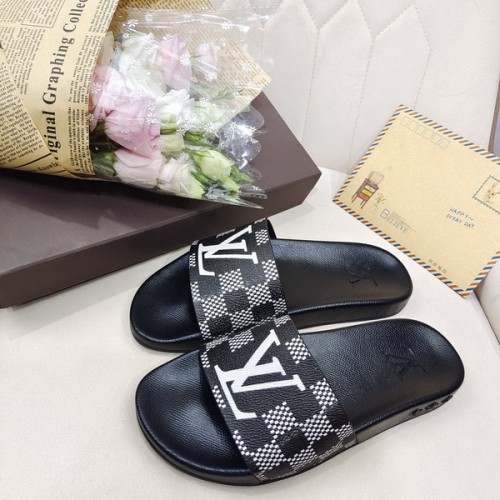 LV men slippers AAA-1086