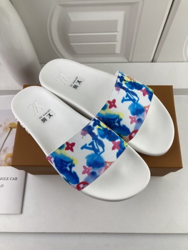 LV women slippers AAA-329