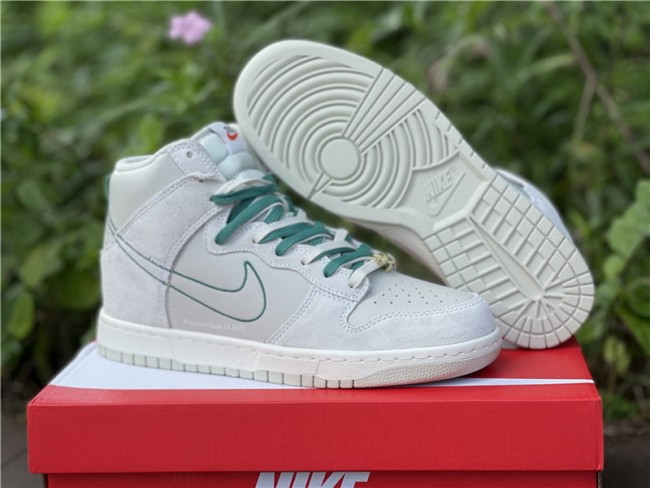 Authentic Nike Dunk Hi SE Light Bone Green Women