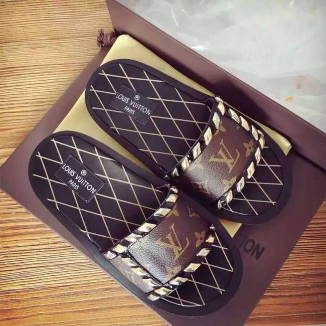 LV women slippers AAA-008