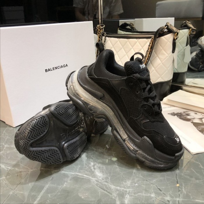 B 17FW Tripe-S High End Sneaker-042