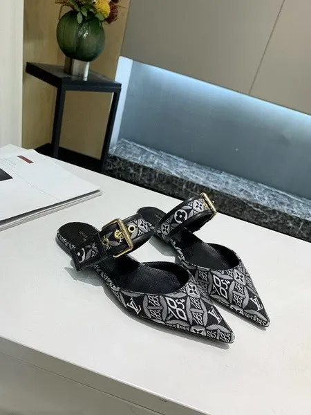 LV women Sandals 1：1 Quality-283