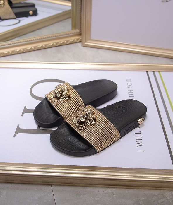 Versace men slippers AAA-091