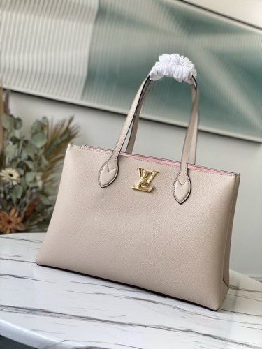 LV Hangbags AAA Women-777