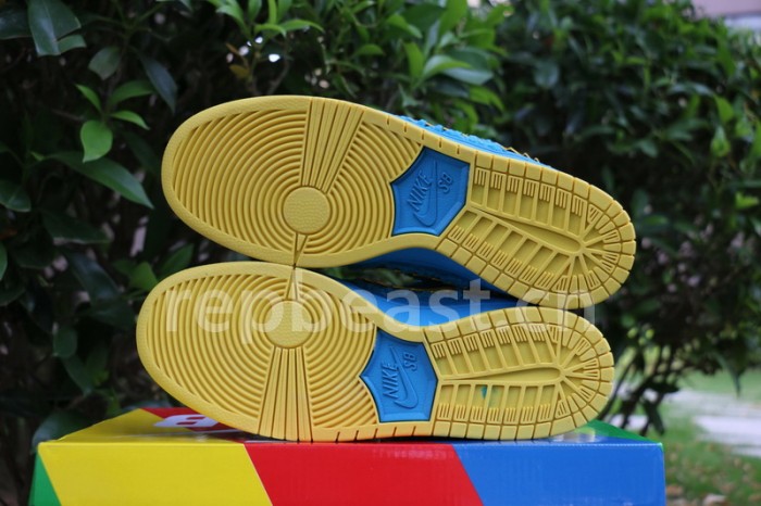 Authentic Grateful Dead x Nike SB Dunk Low “Blue Bear”