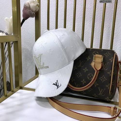 LV Hats AAA-677