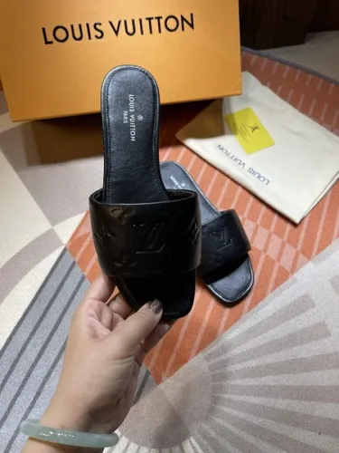 LV women Sandals 1：1 Quality-279