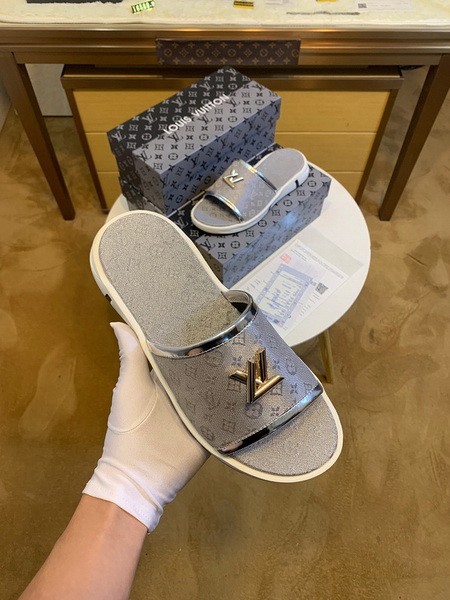 LV men slippers AAA-380(38-45)