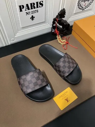 LV women slippers AAA-080