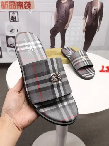 Burberry men slippers AAA-020