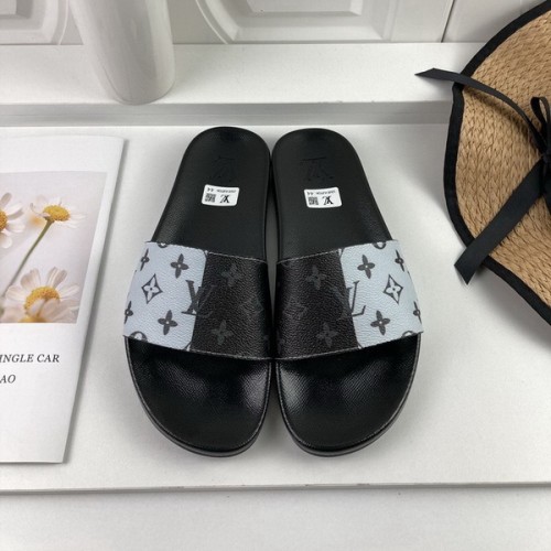 LV women slippers AAA-225