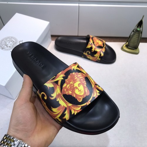 Versace women slippers AAA-017