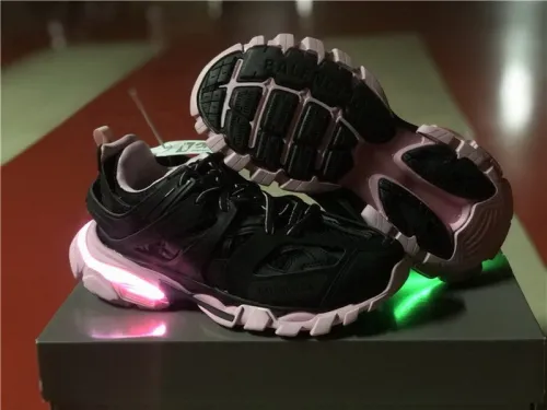 B 17FW Tripe-S High End Sneaker-178