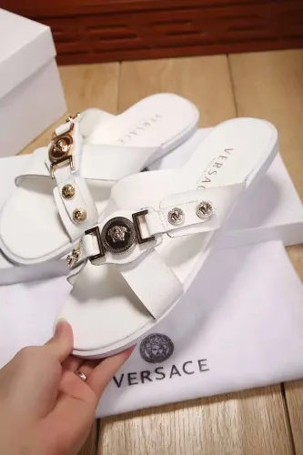 Versace Men slippers AAA-072(38-44)
