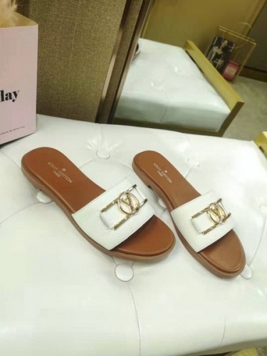 LV women slippers AAA-097