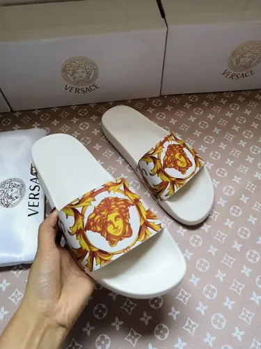 Versace men slippers AAA-205(38-46)