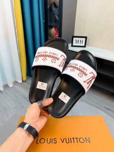 LV men slippers AAA-1048