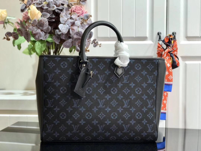 LV High End Quality Bag-551