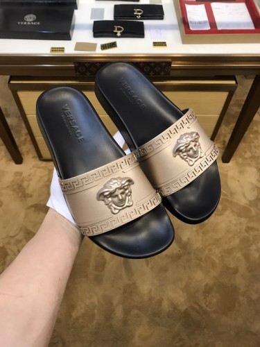Versace men slippers AAA-096