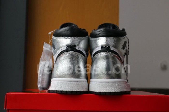 Authentic Air Jordan 1 High OG WMNS “Silver Toe”   Women size