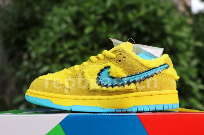 Authentic Grateful Dead x Nike SB Dunk Low “Yellow Bear”  kids shoes