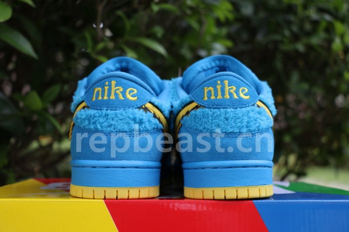 Authentic Grateful Dead x Nike SB Dunk Low “Blue Bear”