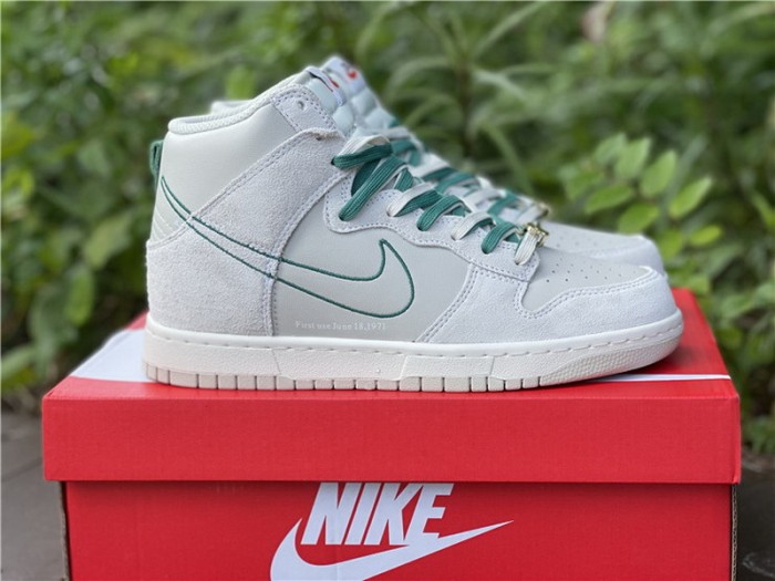 Authentic Nike Dunk Hi SE Light Bone Green