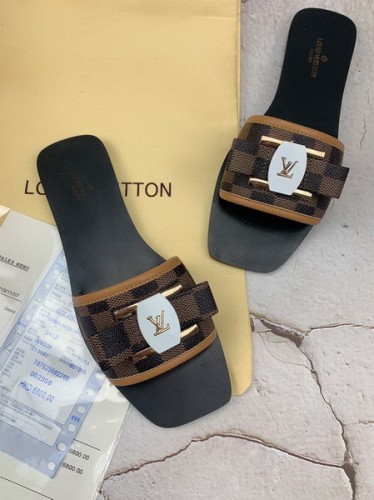 LV women slippers AAA-101