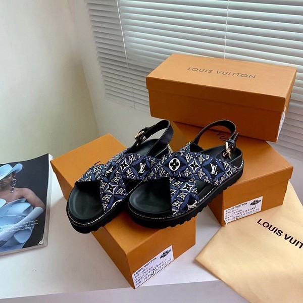LV women Sandals 1：1 Quality-304