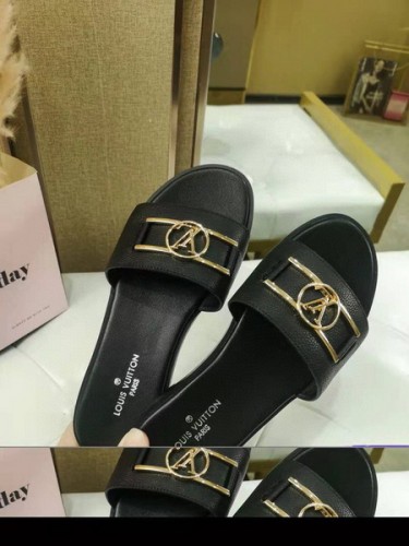 LV women slippers AAA-098