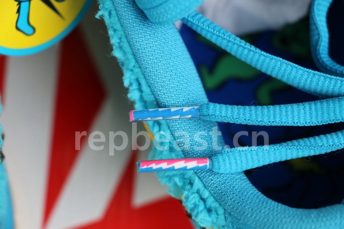 Authentic Grateful Dead x Nike SB Dunk Low “Blue Bear”