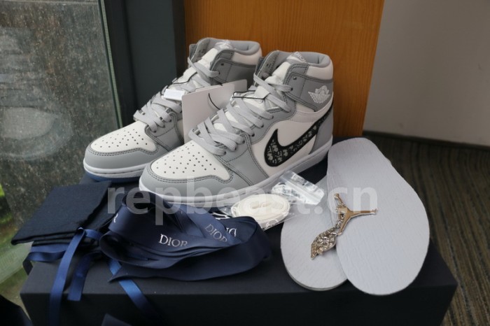 Authentic Dior x Ai Jordan 1 High Top （with dior boxes）