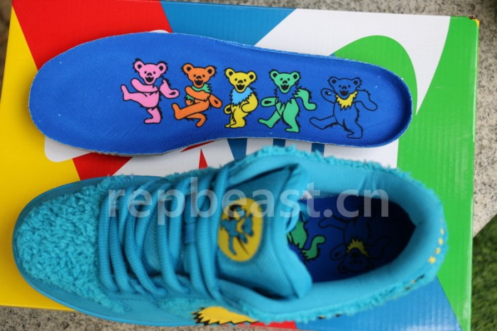 Authentic Grateful Dead x Nike SB Dunk Low “Blue Bear”