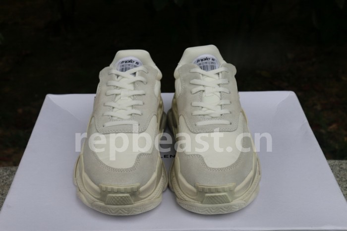 B 17FW Tripe-S High End Sneaker-021