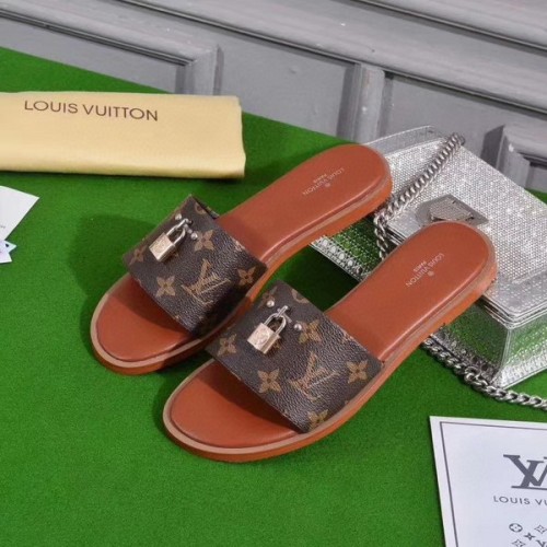 LV women slippers AAA-062