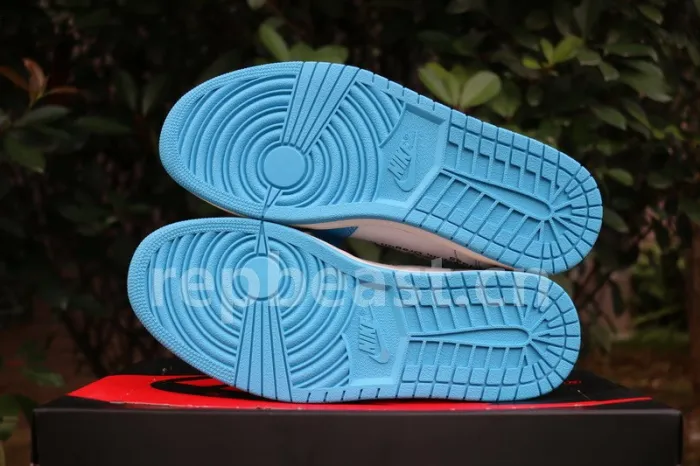Authentic OFF-WHITE x Air Jordan 1 “UNC”