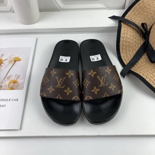 LV women slippers AAA-227