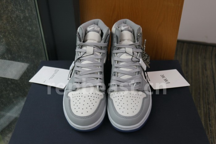 Authentic Dior x Ai Jordan 1 High Top （with dior boxes）