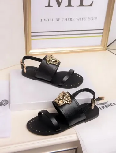 Versace women slippers AAA-035