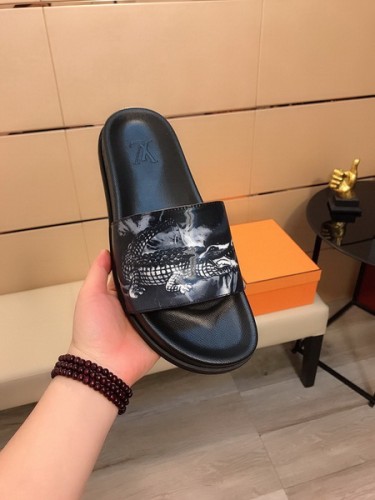 LV men slippers AAA-758