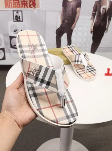 Burberry men slippers AAA-018
